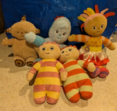 The night garden - night, plush