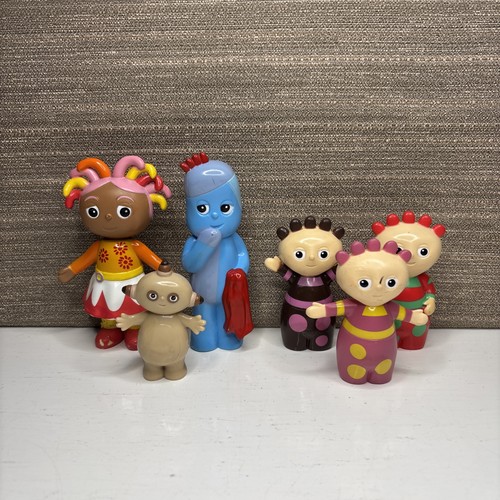 The night garden figures - in,