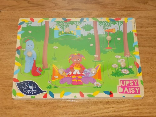 The night garden - garden, daisy