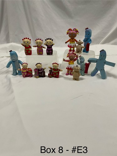 The night garden figures - in,