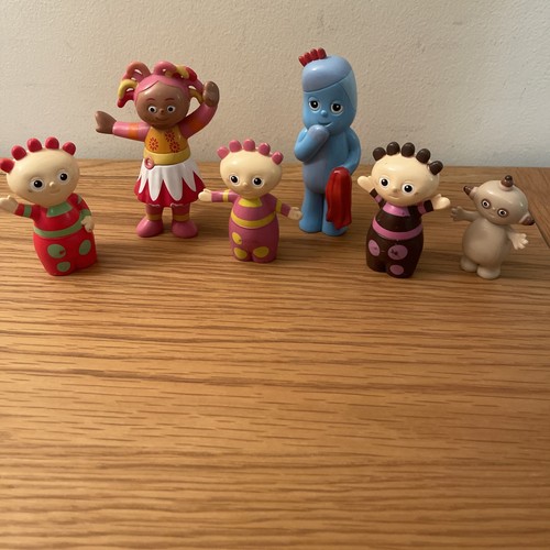 The night garden figures - in,