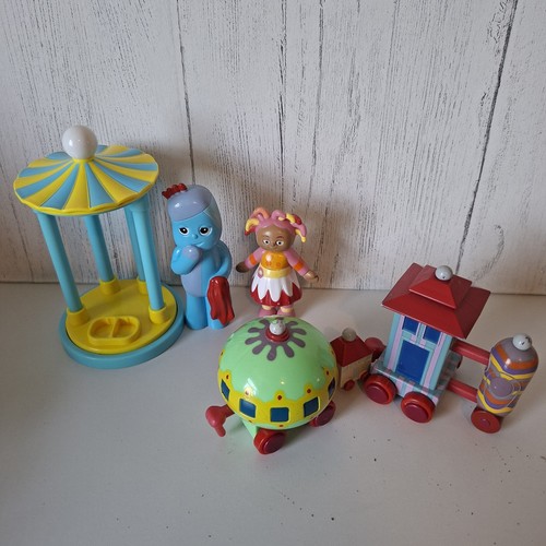 The night garden gazebo toy - night,