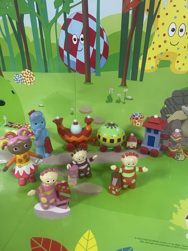 The night garden figures - in,